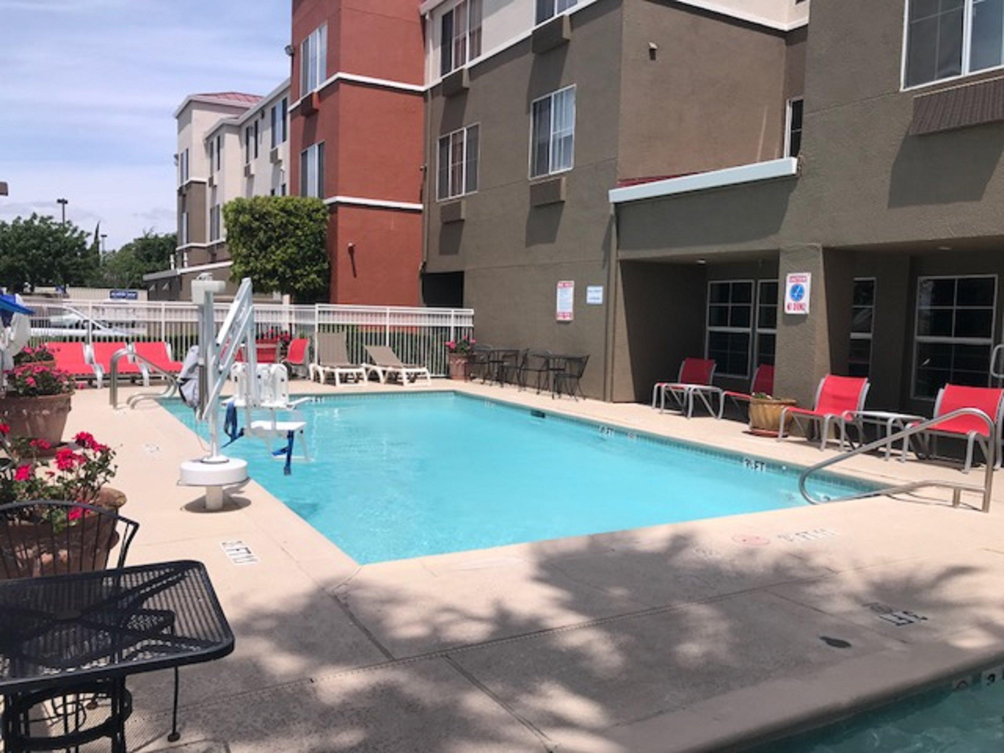 Holiday Inn Express & Suites Tracy By Ihg Exterior foto